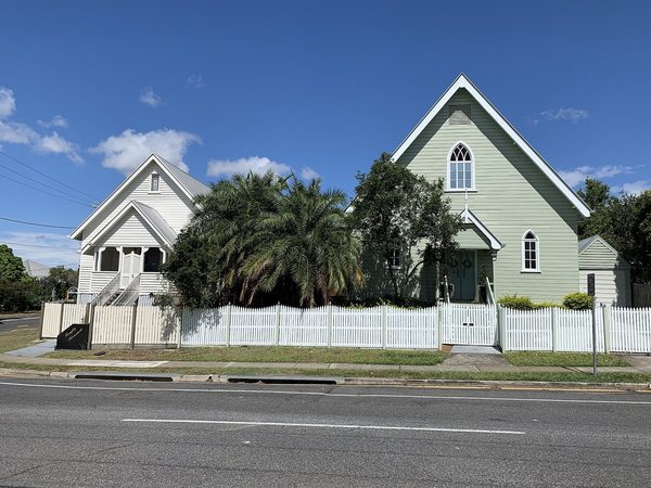 Singles in Clayfield: view of the city