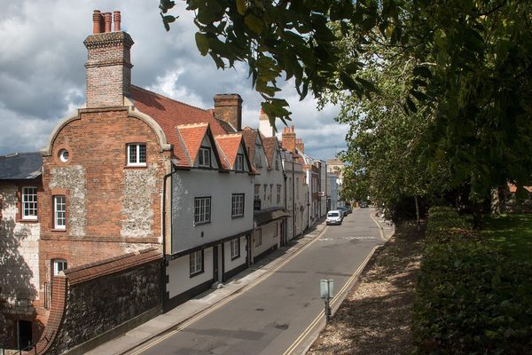 Singles in Guildford: view of the city