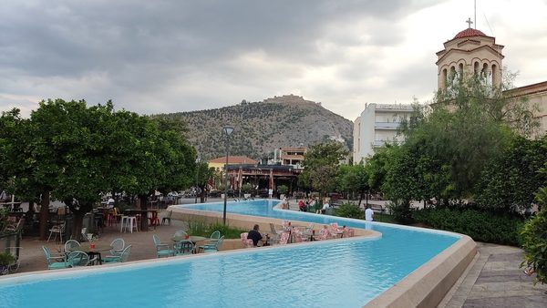 Singles in Reservoir: view of the city