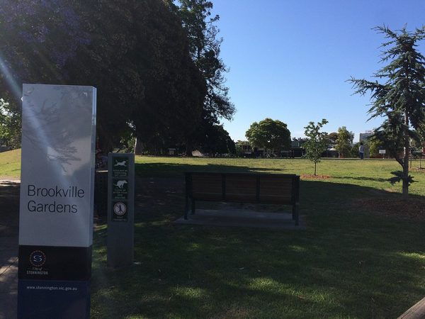 Singles in Toorak: view of the city