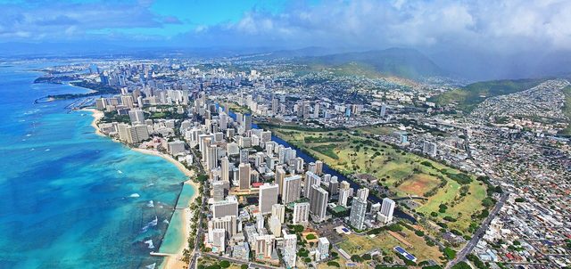 Singles in Waikiki: view of the city