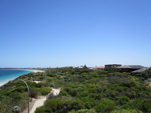 Singles in Warnbro: view of the city